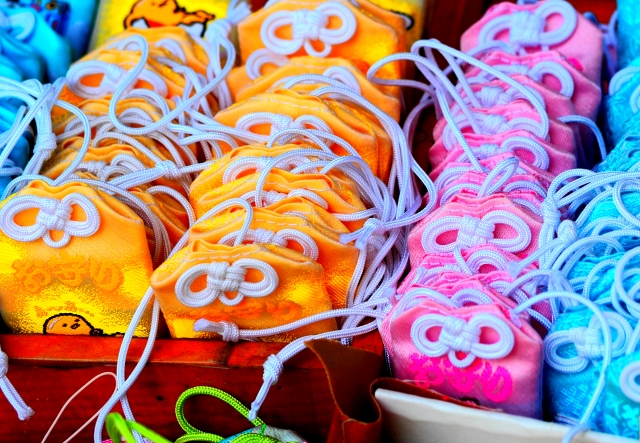 神社やお寺で購入するお守りはどうしてますか?笠間市一心寺