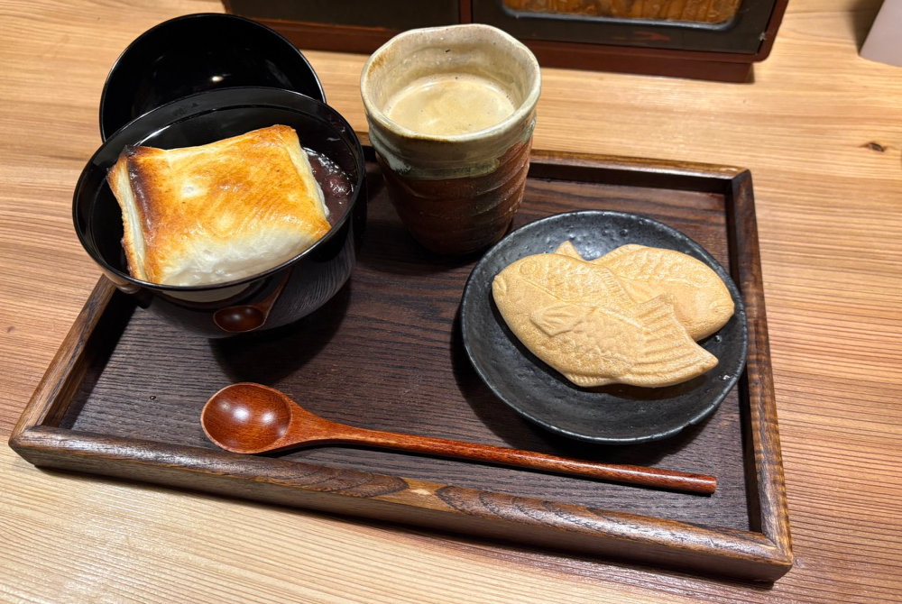 珈琲喫茶 大正Cafeの大正おしることコーヒーのセット