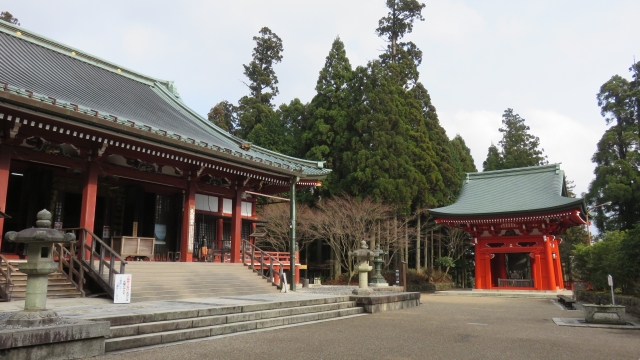 比叡山延暦寺の大講堂と開運の鐘