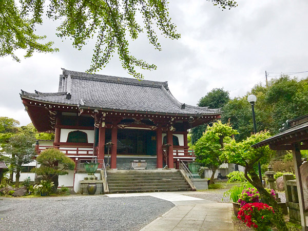 伊豆流罪ゆかりの寺院 佛現寺の境内の様子
